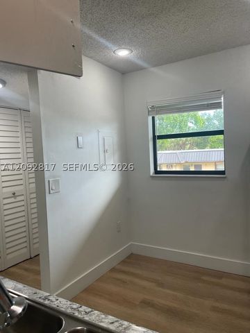 136 NW 91st Ave 202, Pembroke Pines, FL 33024