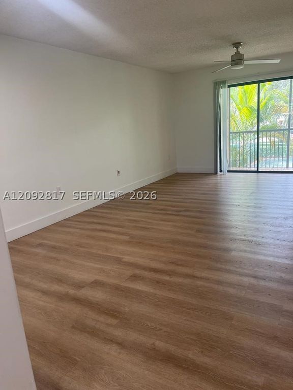 136 NW 91st Ave 202, Pembroke Pines, FL 33024