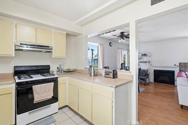 9332 Van Nuys 69, Panorama City, CA 91402