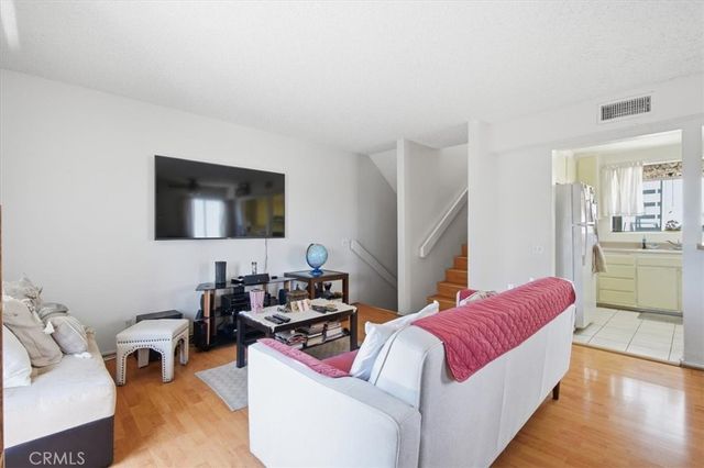 9332 Van Nuys 69, Panorama City, CA 91402