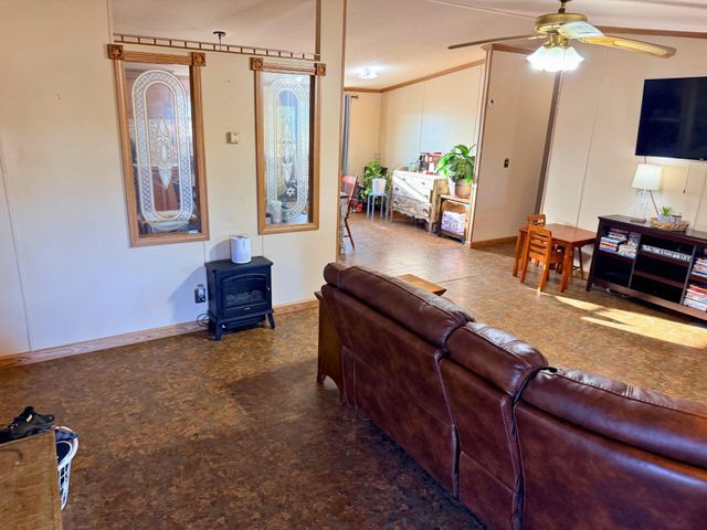 300 Toliver Lane, Industry, TX 78944