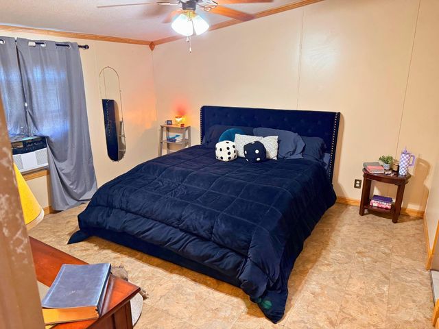 300 Toliver Lane, Industry, TX 78944