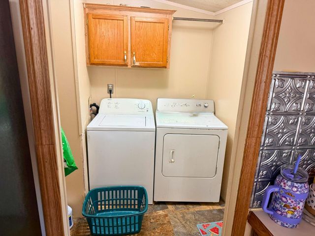 300 Toliver Lane, Industry, TX 78944