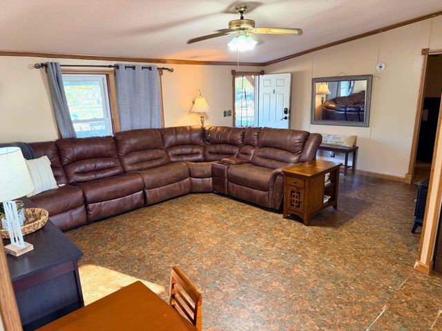 300 Toliver Lane, Industry, TX 78944