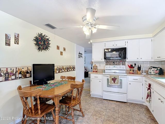 11114 White Oak Lane, Port Richey, FL 34668