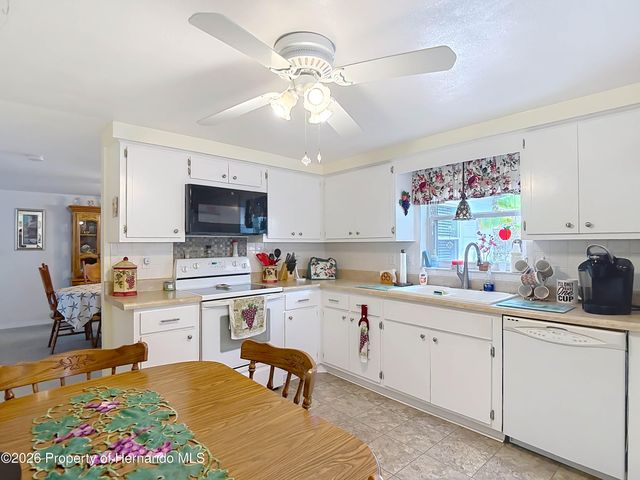 11114 White Oak Lane, Port Richey, FL 34668