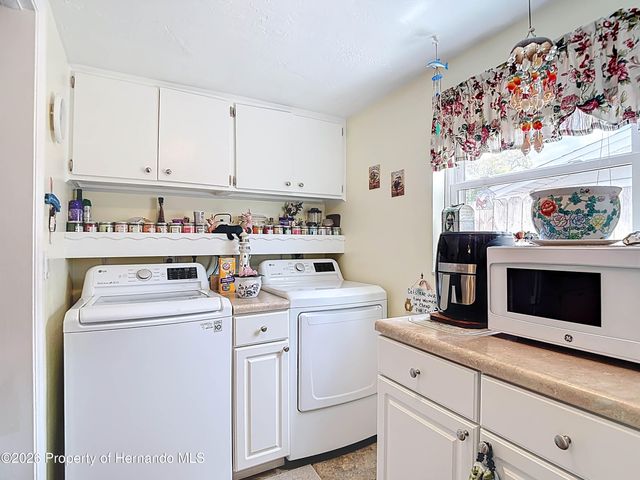 11114 White Oak Lane, Port Richey, FL 34668