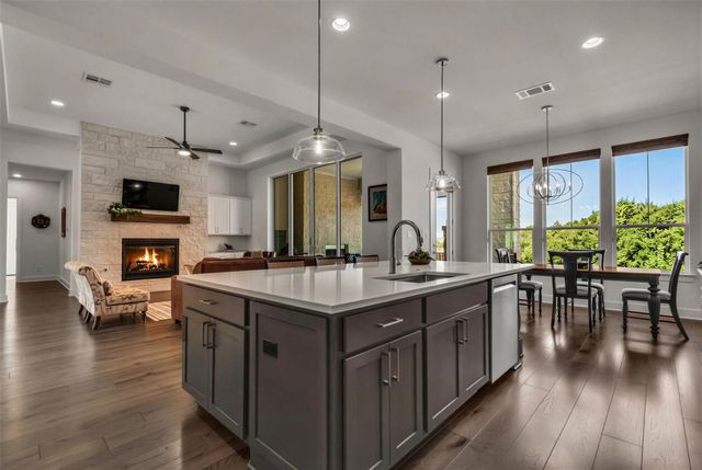 120 Onion Creek LN, Driftwood, TX 78619