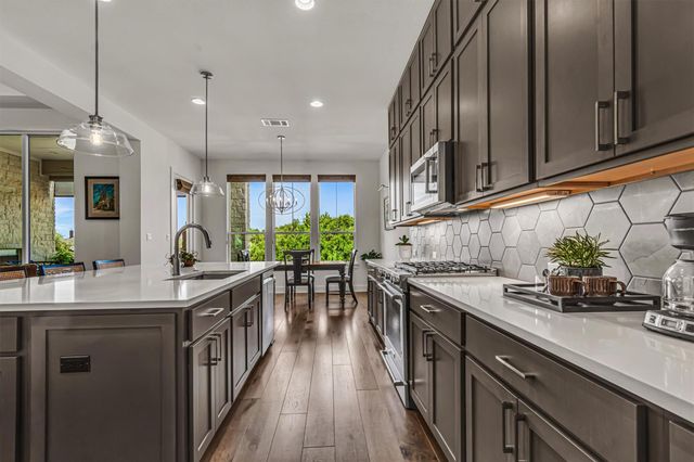 120 Onion Creek LN, Driftwood, TX 78619