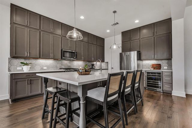 120 Onion Creek LN, Driftwood, TX 78619