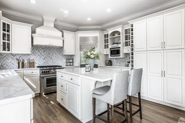 7390 Fox Hollow Ridge, Zionsville, IN 46077