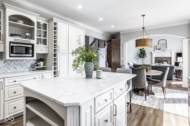 7390 Fox Hollow Ridge, Zionsville, IN 46077