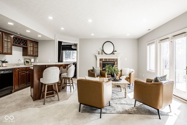 7390 Fox Hollow Ridge, Zionsville, IN 46077