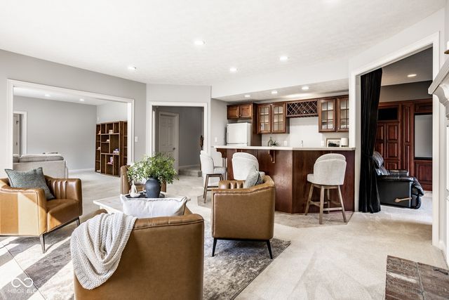 7390 Fox Hollow Ridge, Zionsville, IN 46077