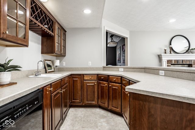 7390 Fox Hollow Ridge, Zionsville, IN 46077