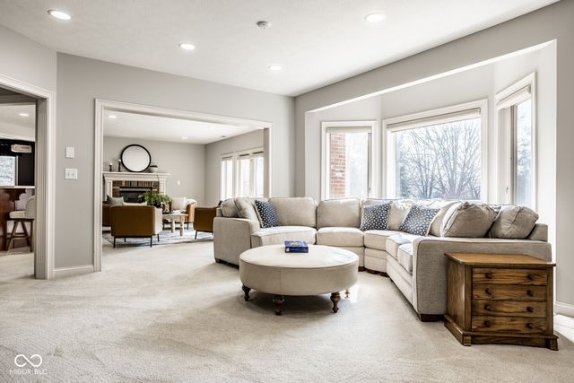 7390 Fox Hollow Ridge, Zionsville, IN 46077