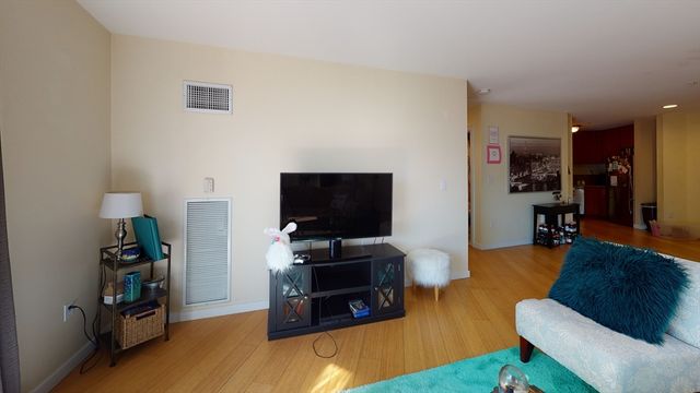 16 Miner 607, Boston, MA 02215