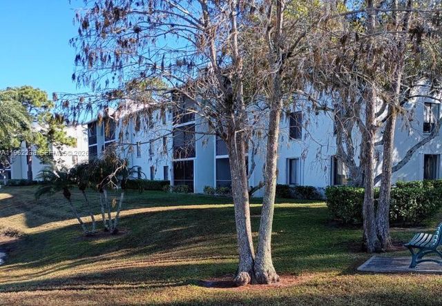 3636 Alder Dr D3, West Palm Beach, FL 33417