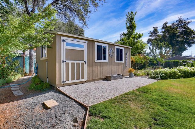 11503 Lime Kiln Rd, Grass Valley, CA 95949