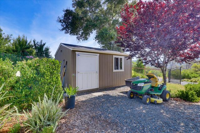 11503 Lime Kiln Rd, Grass Valley, CA 95949