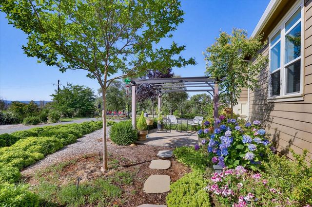 11503 Lime Kiln Rd, Grass Valley, CA 95949