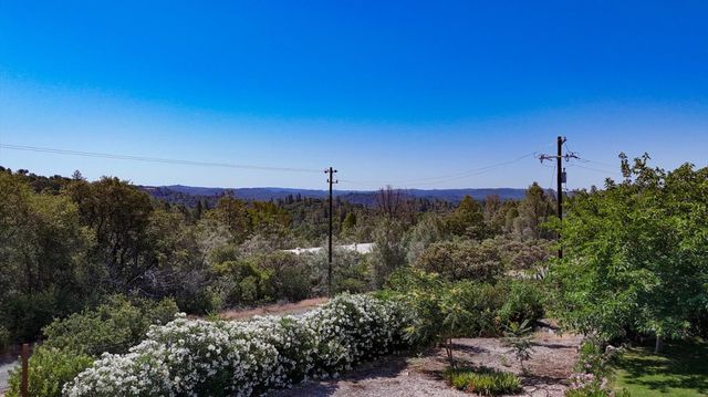 11503 Lime Kiln Rd, Grass Valley, CA 95949