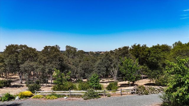 11503 Lime Kiln Rd, Grass Valley, CA 95949
