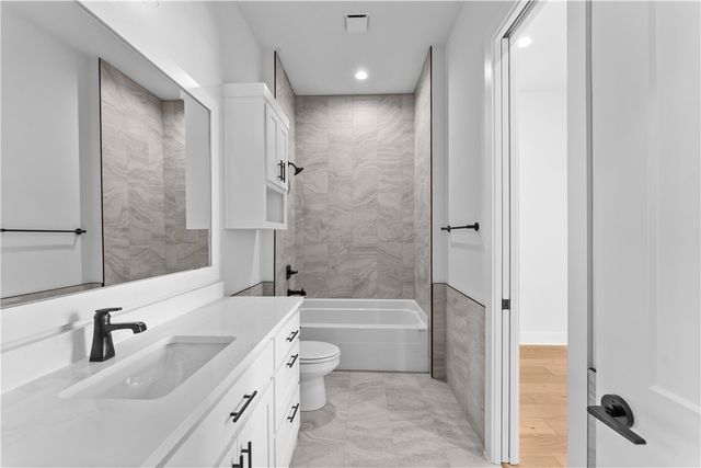 3409 SW Starburst Avenue, Bentonville, AR 72713