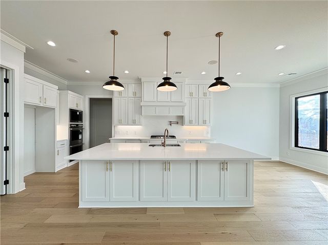 3409 SW Starburst Avenue, Bentonville, AR 72713