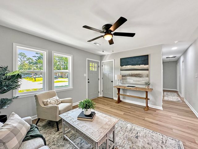 106 Fripp Lane, Summerville, SC 29483