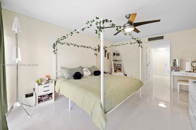 1330 NE 105th St 301, Miami Shores, FL 33138