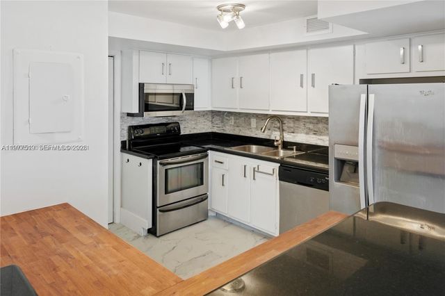 1420 Brickell Bay Dr 505C, Miami, FL 33131