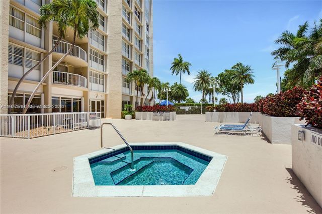 1420 Brickell Bay Dr 505C, Miami, FL 33131