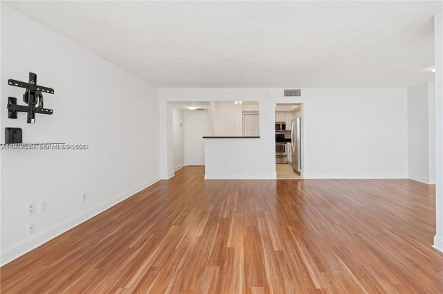 1420 Brickell Bay Dr 505C, Miami, FL 33131