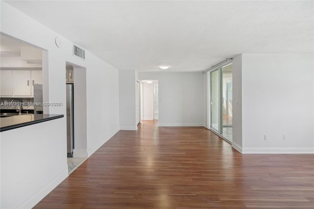 1420 Brickell Bay Dr 505C, Miami, FL 33131