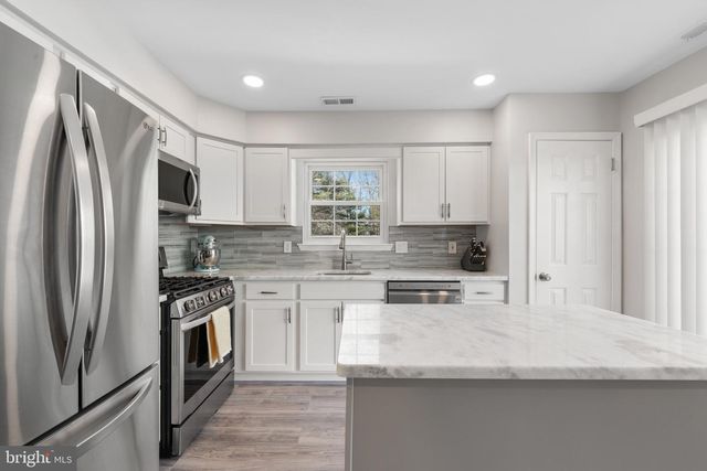 135 BUCKINGHAM WAY, Mount Laurel, NJ 08054