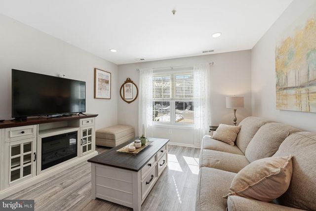 135 BUCKINGHAM WAY, Mount Laurel, NJ 08054