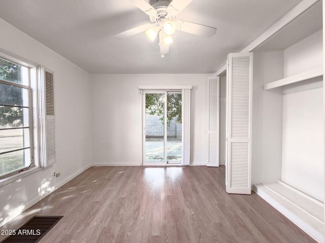 41 E MYRTLE Avenue, Phoenix, AZ 85020