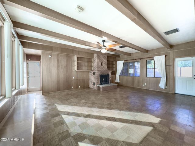 41 E MYRTLE Avenue, Phoenix, AZ 85020