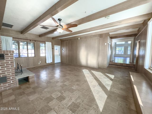 41 E MYRTLE Avenue, Phoenix, AZ 85020