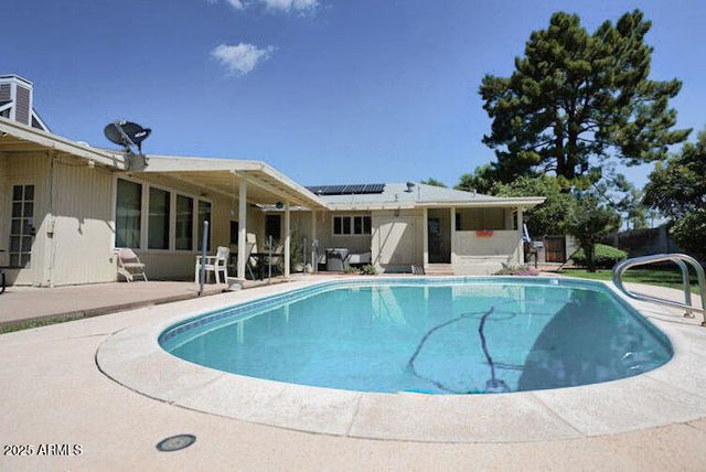 41 E MYRTLE Avenue, Phoenix, AZ 85020