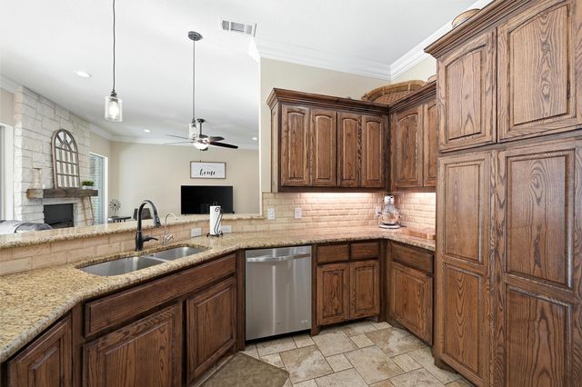 21 Lone Oak Boulevard, Pottsboro, TX 75076