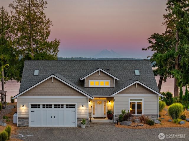 211 E Vineyard Crest Road, Grapeview, WA 98546