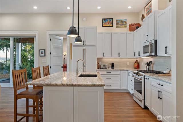 211 E Vineyard Crest Road, Grapeview, WA 98546