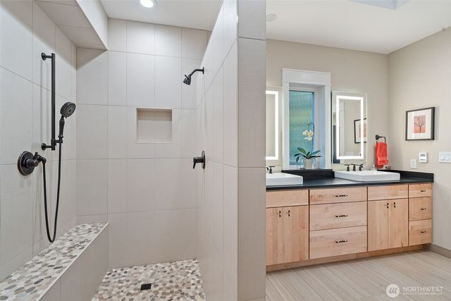 211 E Vineyard Crest Road, Grapeview, WA 98546