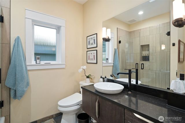 211 E Vineyard Crest Road, Grapeview, WA 98546