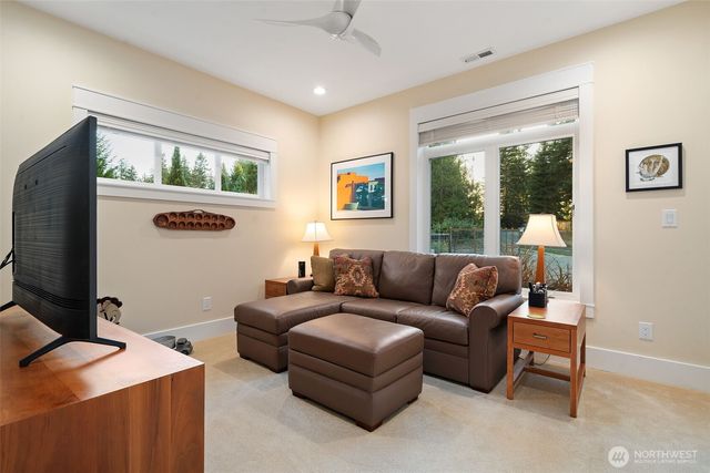 211 E Vineyard Crest Road, Grapeview, WA 98546