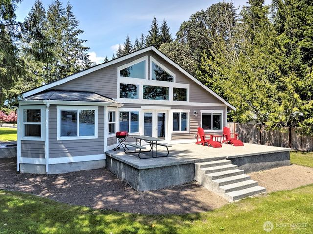 211 E Vineyard Crest Road, Grapeview, WA 98546