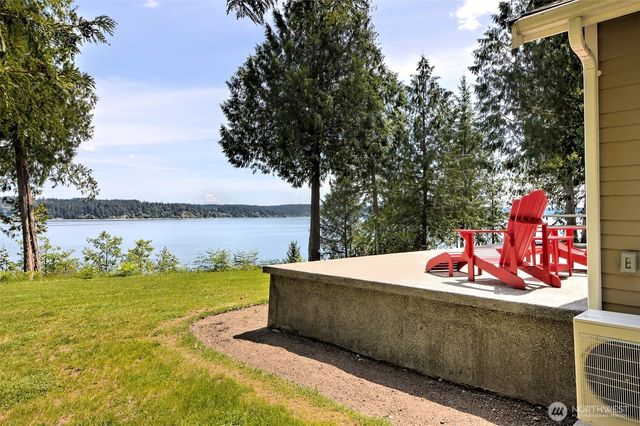 211 E Vineyard Crest Road, Grapeview, WA 98546