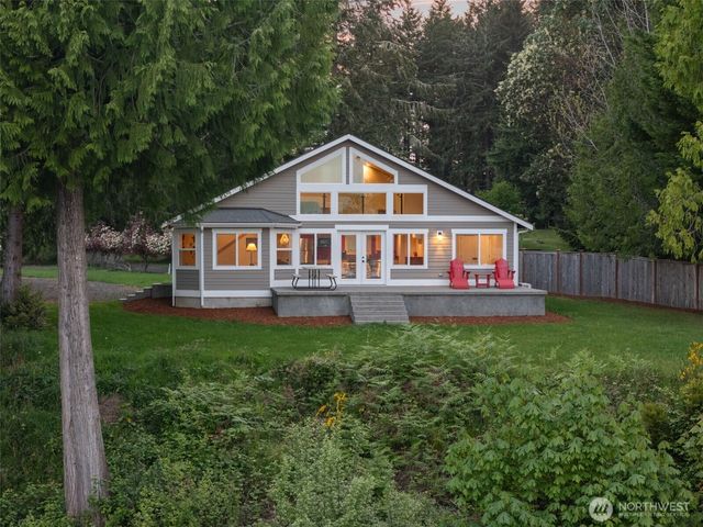 211 E Vineyard Crest Road, Grapeview, WA 98546